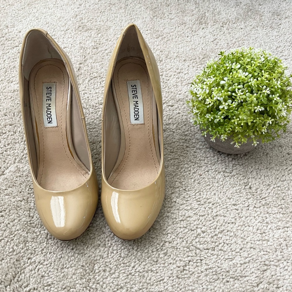 Steve Madden nude heels 6.5